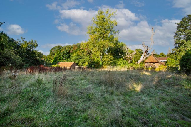 The Barton, Patrixbourne Road, Patrixbourne, near Canterbury, Kent CT4 5BP
 1