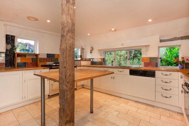 The Barton, Patrixbourne Road, Patrixbourne, near Canterbury, Kent CT4 5BP
 1