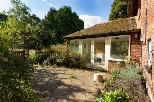 The Barton, Patrixbourne Road, Patrixbourne, near Canterbury, Kent CT4 5BP
 1