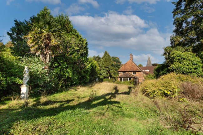 The Barton, Patrixbourne Road, Patrixbourne, near Canterbury, Kent CT4 5BP
 1