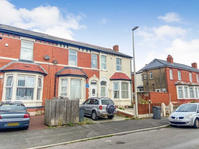 42 Clevedon Road, Blackpool, Lancashire, FY1 2NX 8