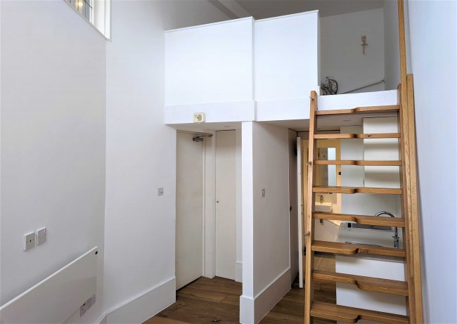 241 Dawes Road, Fulham, London SW6 7RD
 4