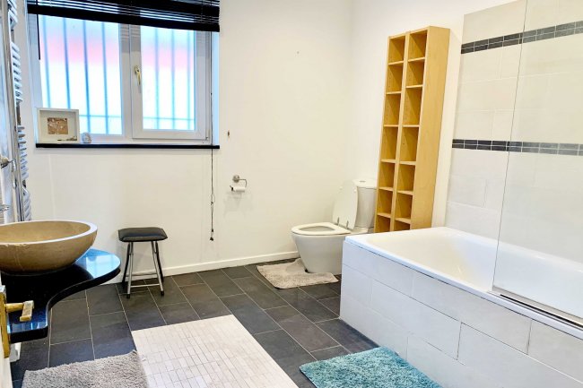 23 Church Road, Acton, London W3 8PU
 5