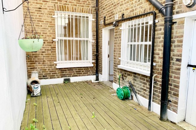 23 Church Road, Acton, London W3 8PU
 5