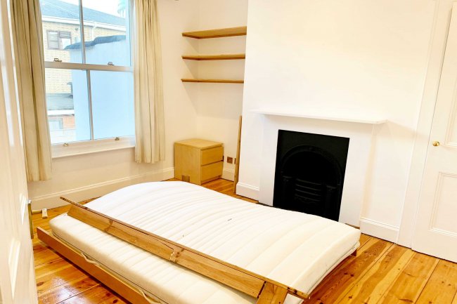 23 Church Road, Acton, London W3 8PU
 5