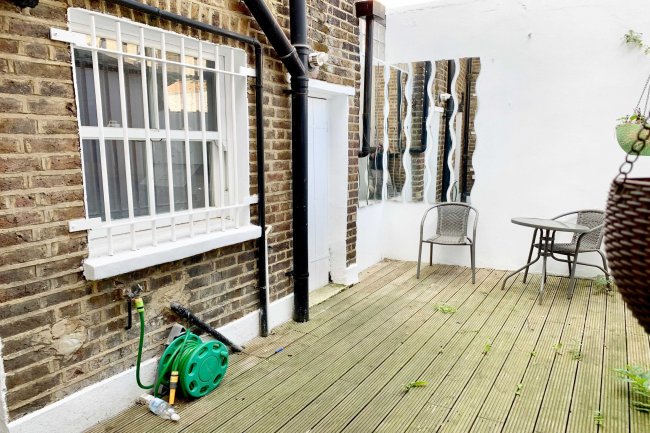 23 Church Road, Acton, London W3 8PU
 5