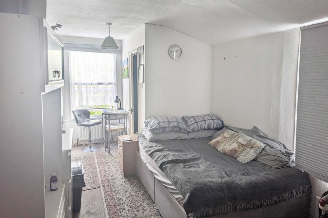 7 Rowton Road, Plumstead, London SE18 2TE
 2