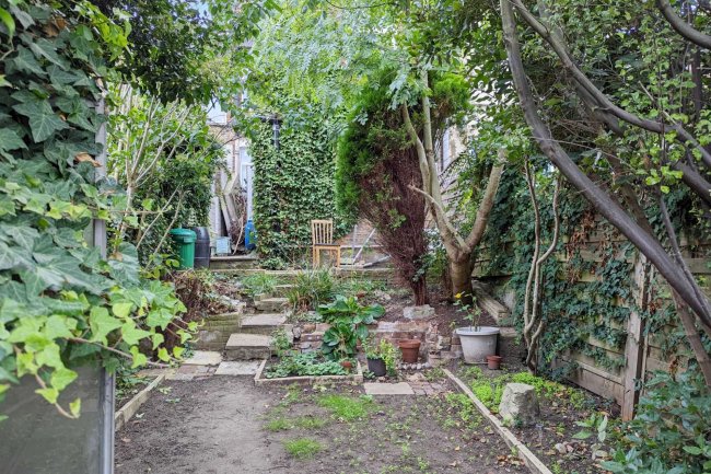 7 Rowton Road, Plumstead, London SE18 2TE
 2