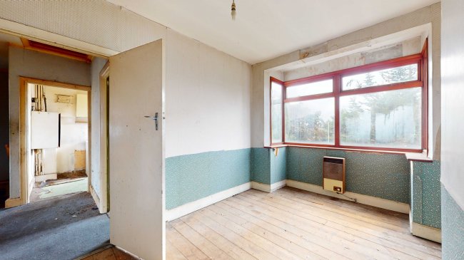 91 Chadwell Heath Lane, Romford, Essex, RM6 4NP
 1