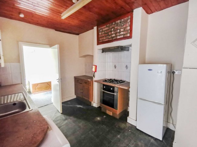 Flat 1, 139 Hainault Road, Leytonstone, London, E11 1DT
 8