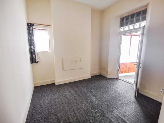 Flat 1, 139 Hainault Road, Leytonstone, London, E11 1DT
 8
