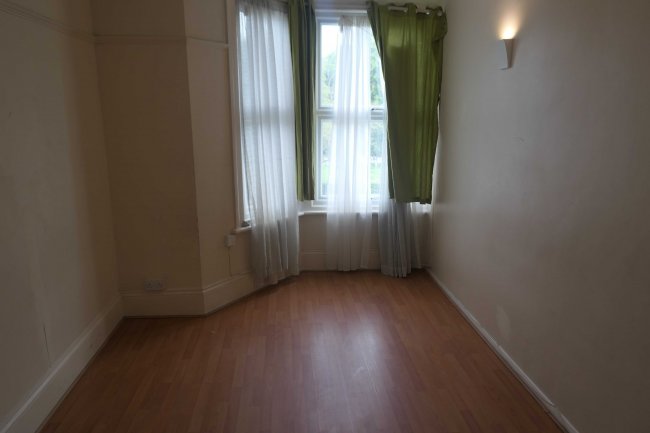 First Floor Flat, 83 The Vale, Acton, London W3 7RG
 3