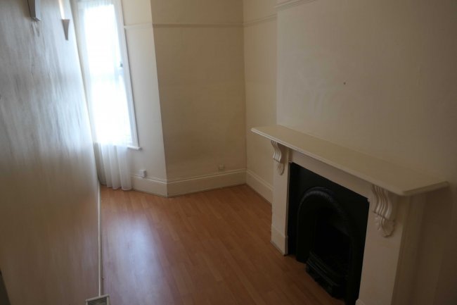 First Floor Flat, 83 The Vale, Acton, London W3 7RG
 3