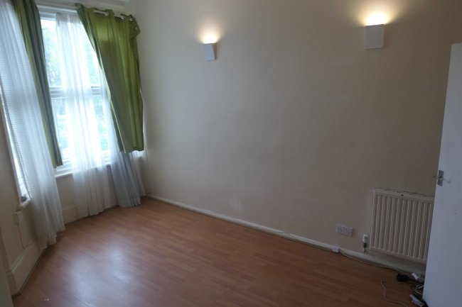 First Floor Flat, 83 The Vale, Acton, London W3 7RG
 3