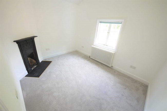 3 Boyles Court Cottages, Dark Lane, Warley, Essex CM14 5LN
 3