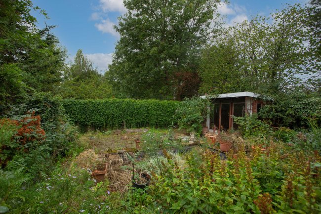 285 Pickhurst Lane, West Wickham, Kent, BR4 0HW
 6