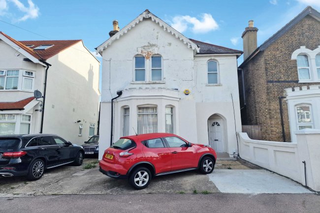 76A St. Saviours Road, Croydon, Surrey, CR0 2XB 4