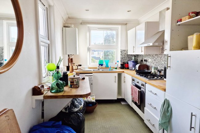 76A St. Saviours Road, Croydon, Surrey, CR0 2XB 4