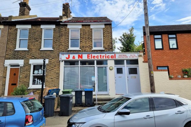 73/73A Sussex Road, South Croydon, Surrey CR2 7DB
 3