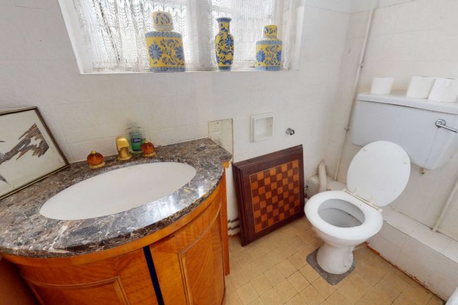 Flat 12 Roehampton Close, Putney, London, SW15 5LU
 9