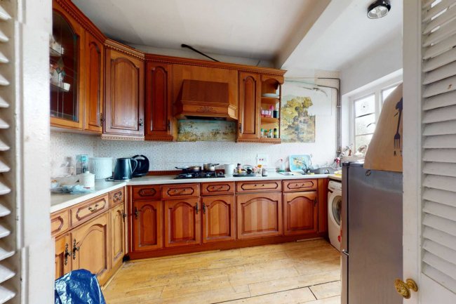 Flat 12 Roehampton Close, Putney, London, SW15 5LU
 9
