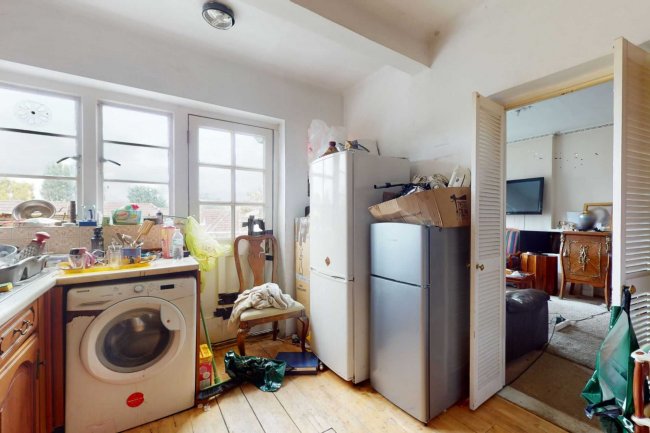 Flat 12 Roehampton Close, Putney, London, SW15 5LU
 9