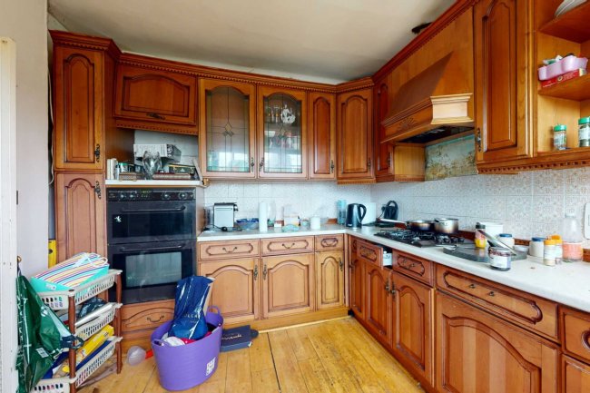 Flat 12 Roehampton Close, Putney, London, SW15 5LU
 9