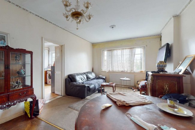 Flat 12 Roehampton Close, Putney, London, SW15 5LU
 9