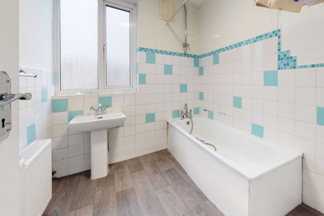 3 Russell Parade, Russell Hill Road, Purley, Surrey CR8 2LE
 10