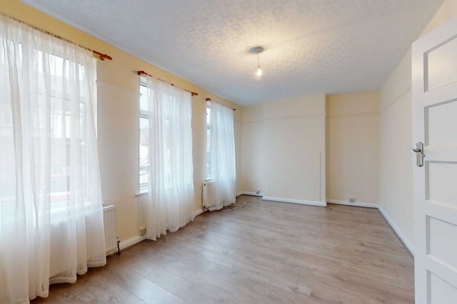 3 Russell Parade, Russell Hill Road, Purley, Surrey CR8 2LE
 10