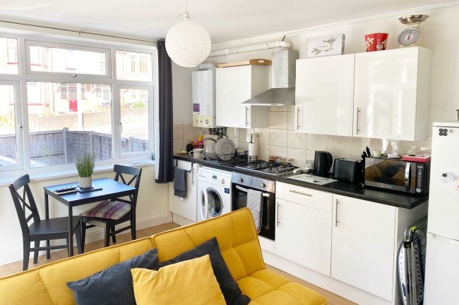 Ground Floor, 17A and 17B Chapel Lane, High Wycombe, Buckinghamshire, HP12 4BD
 6