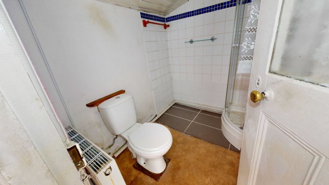 72 Spring Rise, Egham, Surrey, TW20 9PS 3