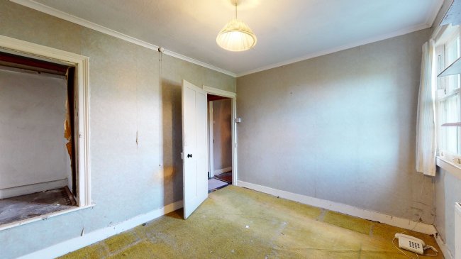 72 Spring Rise, Egham, Surrey, TW20 9PS 3