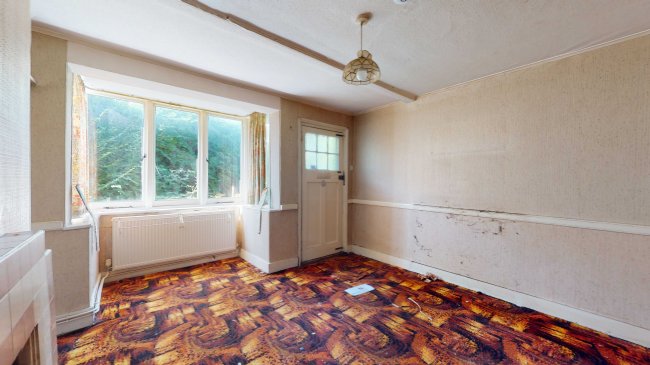 72 Spring Rise, Egham, Surrey, TW20 9PS 3