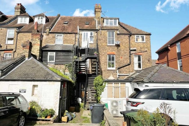 242 High Street, Dorking, Surrey, RH4 1QR 10