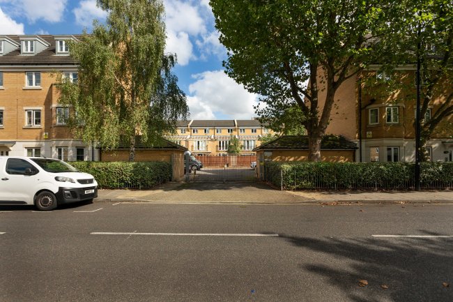 Site between 71-73 Innes Street, Blakes Road, Peckham, London SE15 6GZ 5