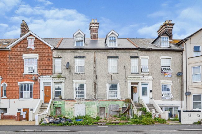 22-24 Main Road, Harwich, Essex CO12 3LU 4