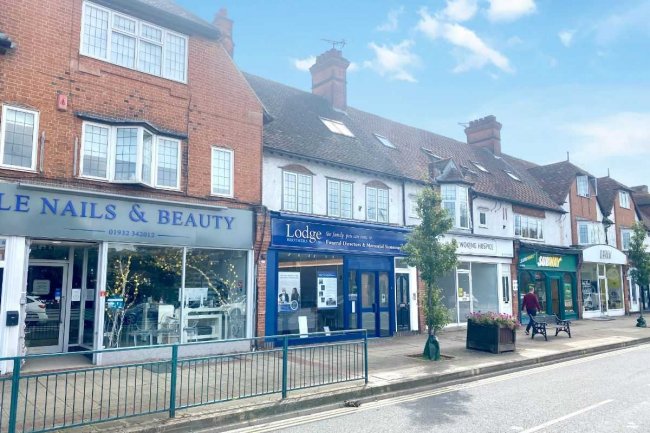 33 Old Woking Road, West Byfleet, KT14 6LG
 8