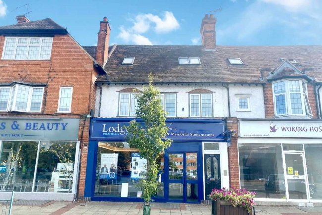 33 Old Woking Road, West Byfleet, KT14 6LG
 8