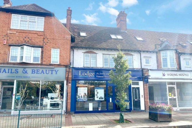 33 Old Woking Road, West Byfleet, KT14 6LG
 8