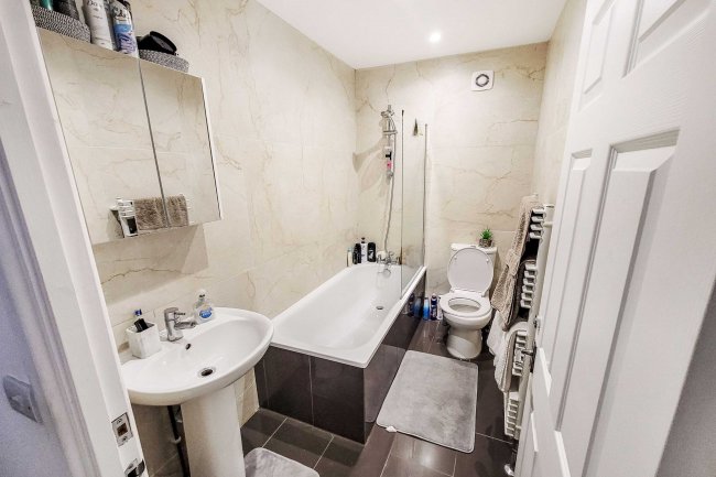 112A Cowley Mills Road, Uxbridge UB8 2QB
 5