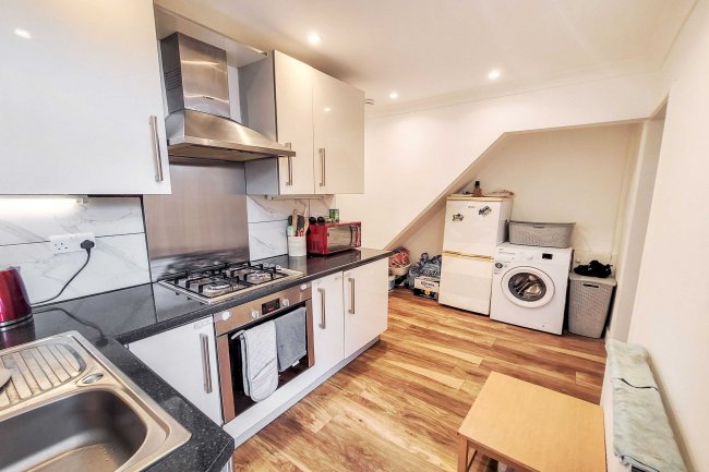 112A Cowley Mills Road, Uxbridge UB8 2QB
 5