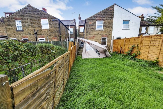 112A Cowley Mills Road, Uxbridge UB8 2QB
 5