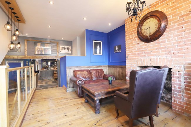 21 Northbrook Street, Newbury, RG14 1DJ
 9