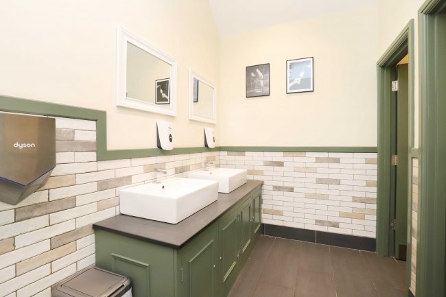 21 Northbrook Street, Newbury, RG14 1DJ
 9