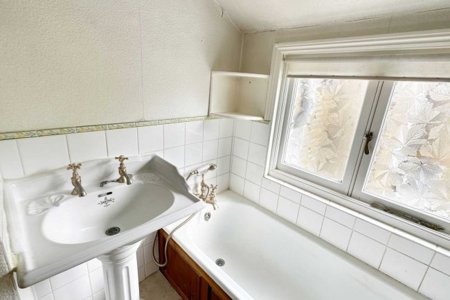 83a Crescent Lane, Clapham, London, SW4 9PT
 4