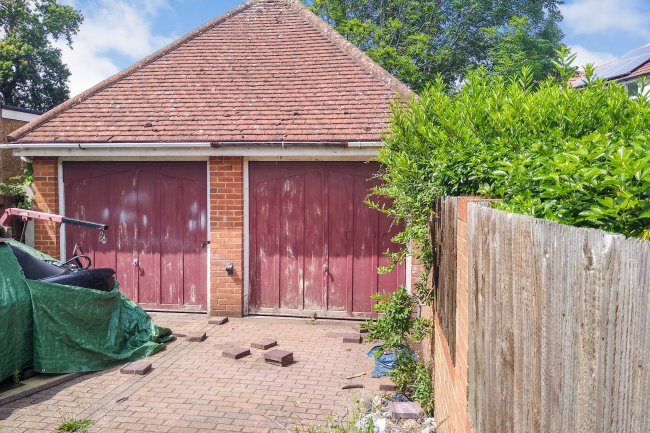 Garages and land at Pettsgrove Avenue, Wembley, HA0 3AF
 4