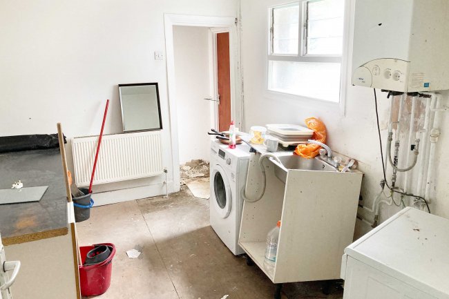 60 Kellet Road, Brixton, London, SW2 1ED
 3