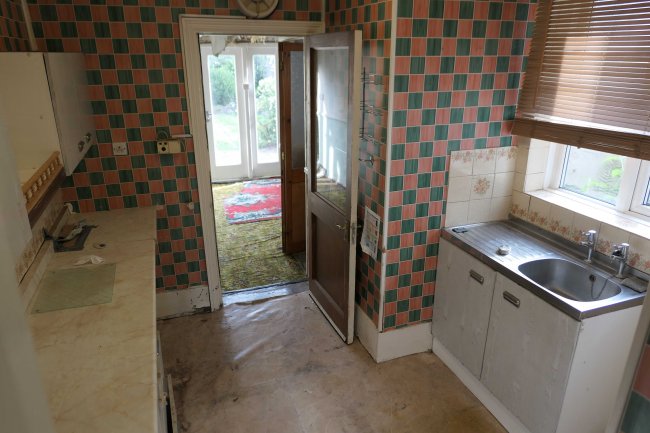 72 Garfield Road, Wimbledon, London SW19 8SB
 9