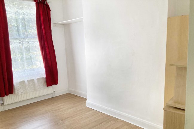 52 Eastlake Road, Camberwell, London, SE5 9QL
 2